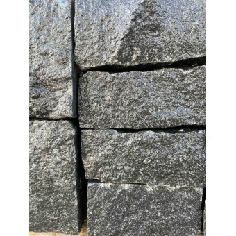 Изображение Брусчатка гранитная Габро колотая Буханка (20*10*5) 3,5 кв.м - 1 т купить в procom.ua